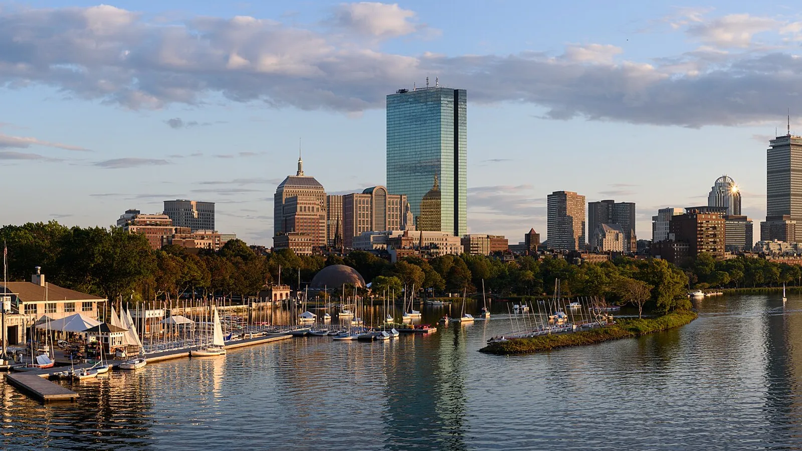 Boston skyline from Longfellow Bridge September 2017 panorama 2